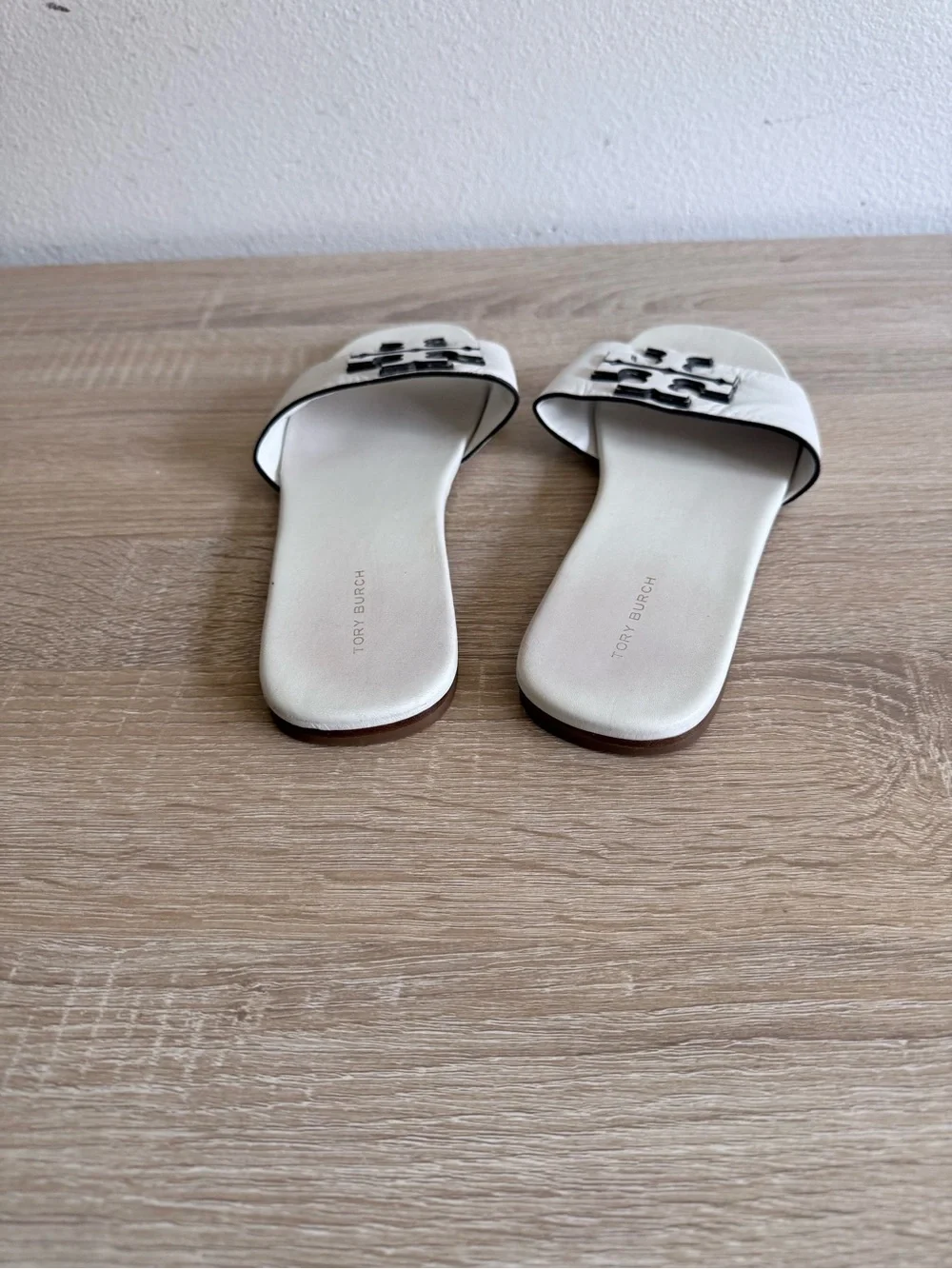 Tory Burch Ines Flat Slide Sandals in gardenia Sz 9.5